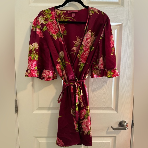 Betsey Johnson Floral Satin Robe - Picture 2 of 6